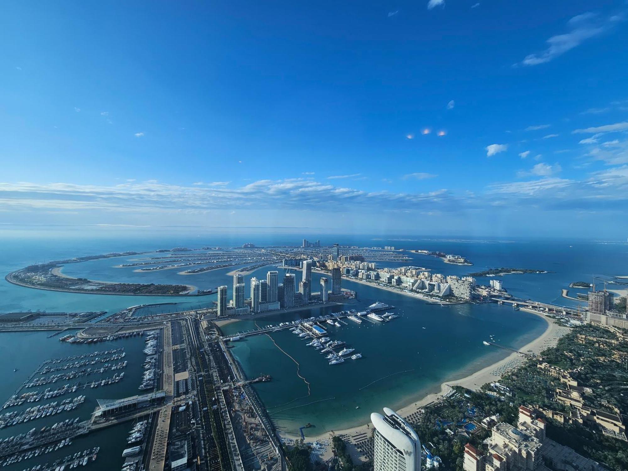 Super Host At Highest Residential Tower In The World, Private Rooms In A Shared Apartment Dubai Exterior foto